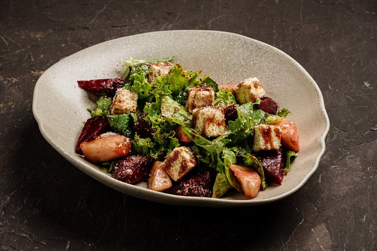 Ю Салат со свеклой и грушей